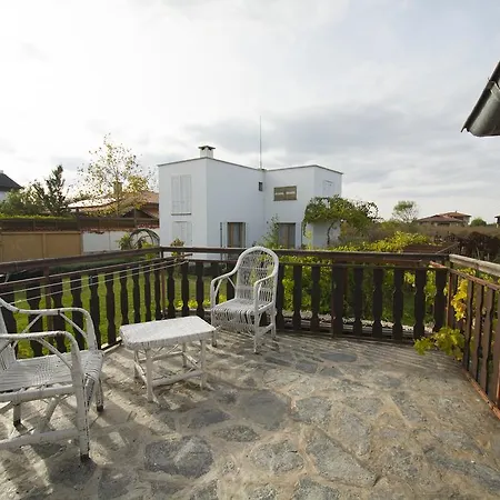 Art Provence House * 로제넷츠